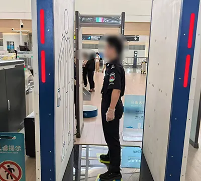 Досмотровый сканер миллиметрового диапазона для аэропортов